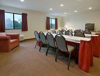 Hotel Baymont Inn And Suites Monroe