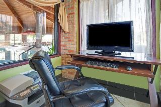 Hotel Baymont Inn And Suites Monroe