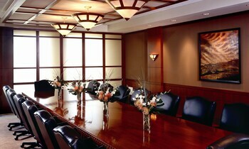 Hotel Eaglewood Resort & Spa