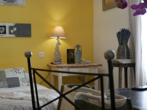 Hotel La Petite Auberge De Roussillon