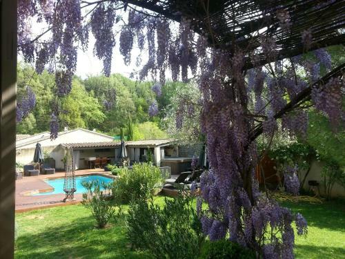 Hostal Les Chambres D'h�tes De La Ferrage