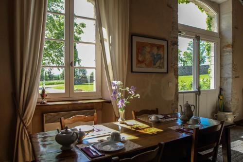Hostal Maison D'h�tes Domaine De La Rhue