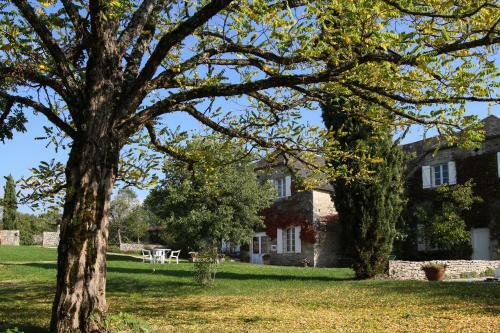 Hostal Maison D'h�tes Domaine De La Rhue