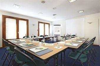 Hotel Campanile Macon Nord Sennec�
