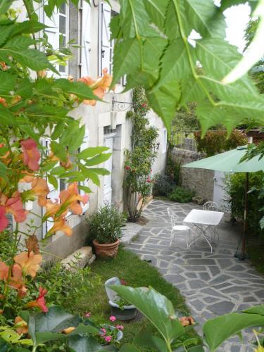 Bed & Breakfast Chambres D'h�tes Maison Cadet