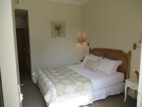 Hostal Le Clos Des Cypr�s