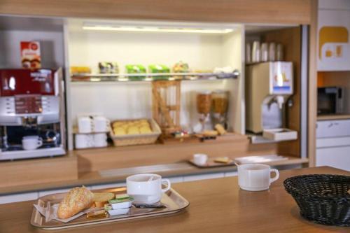 Hotel F1 Orange Centre Echangeur A7 A9