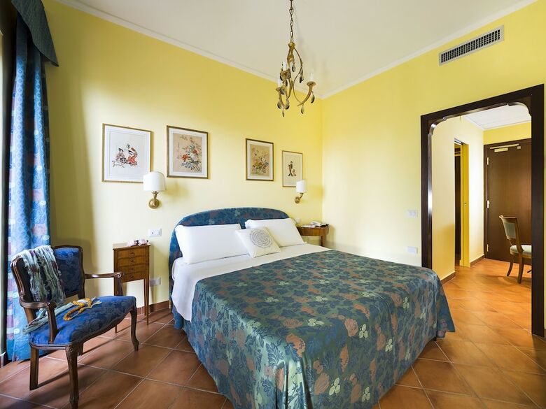 Hotel Sirius