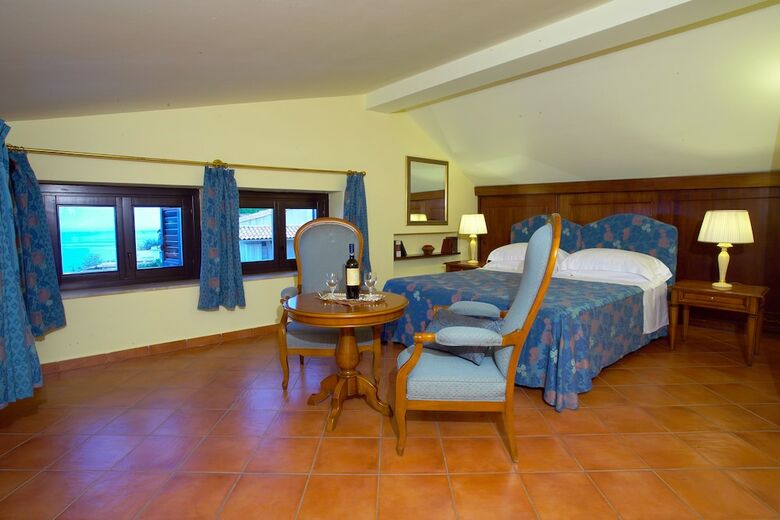 Hotel Sirius