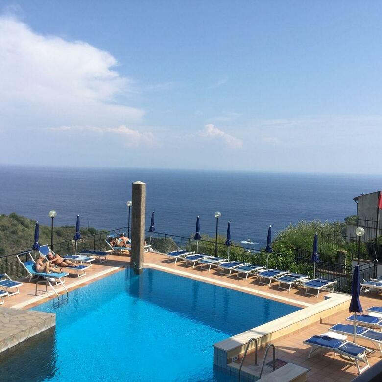 Hotel Sirius