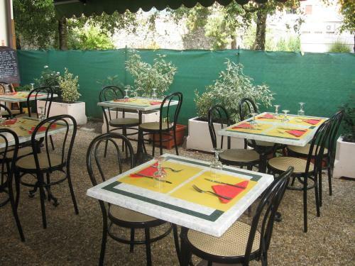 Hotel H�tel Caf� Du Palais