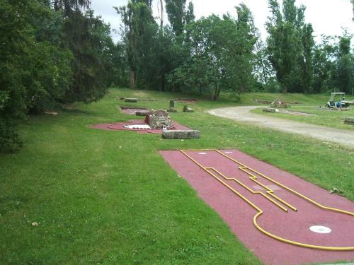 Camping Parc Du Ch�teau D'allot