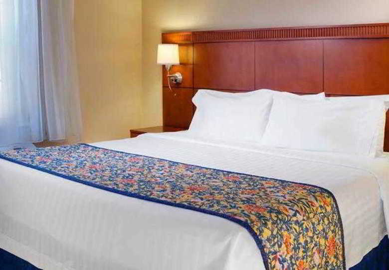 Hotel Courtyard Tinton Falls Eatontown