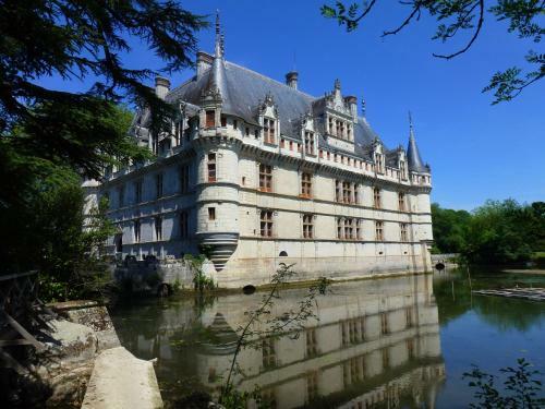 Hotel H�tel De Biencourt
