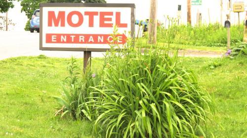 Motel Budget Host Airport Inn