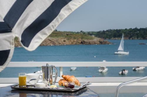 Hotel H�tel Du Port Et De L'aven