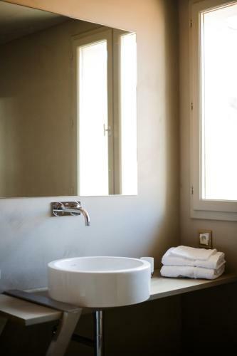Bed & Breakfast Can Artists La Loge