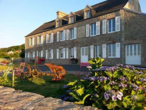 Hotel La Roche Du Marais