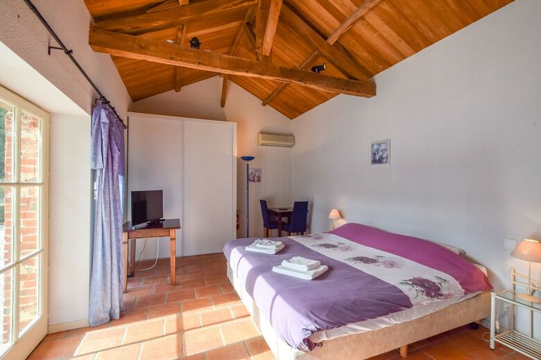 Hotel Domaine D'essendi�ras