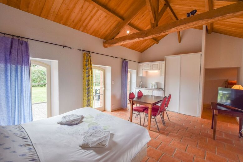 Hotel Domaine D'essendi�ras