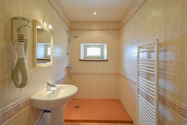 Hotel Domaine D'essendi�ras