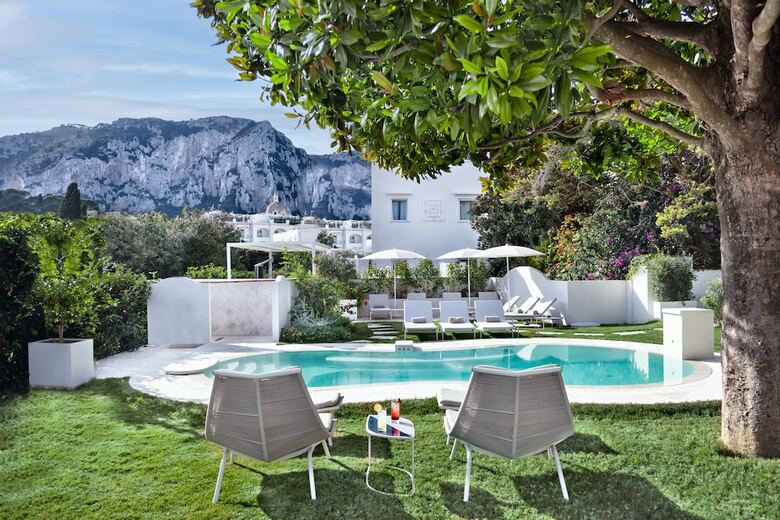 Hotel A Pazziella