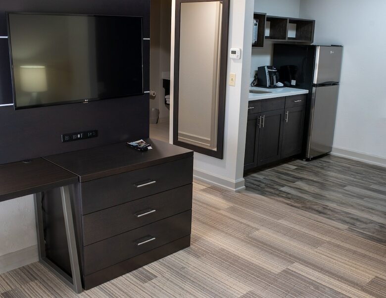 Holiday Inn Express Hotel & Suites Conover - Hickory Area