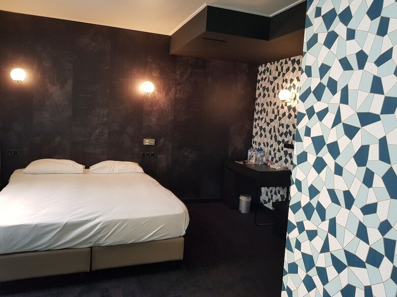 Hotel H�tel Aux Sacres