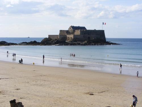 Hotel H�tel-restaurant La Porte Saint Pierre