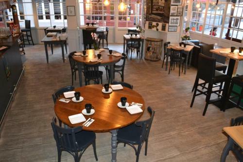 Hotel H�tel-restaurant La Porte Saint Pierre