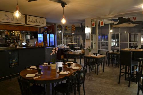Hotel H�tel-restaurant La Porte Saint Pierre