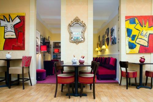 Churchill Hotel