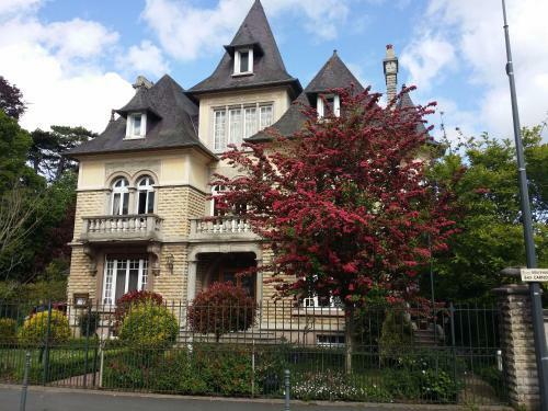 Bed & Breakfast Le Castel Guesthouse