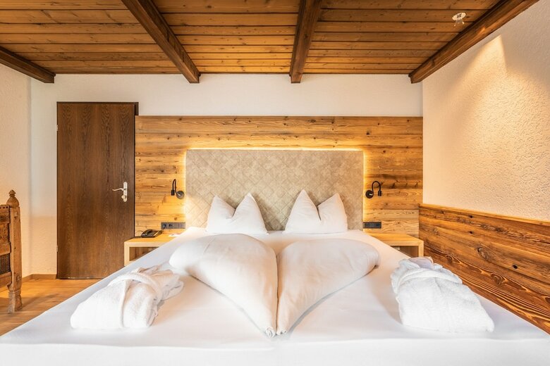 Alpenhotel ...fall In Love
