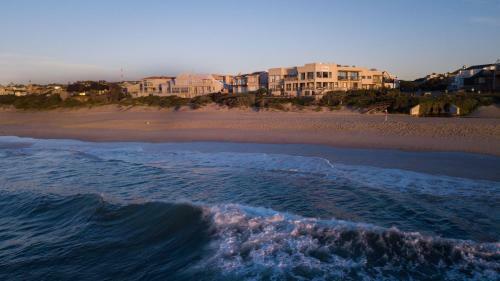Hostal On The Beach Guesthouse & Apartments