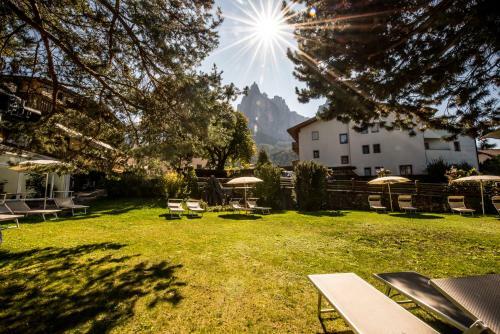 Hotel Enzian Genziana