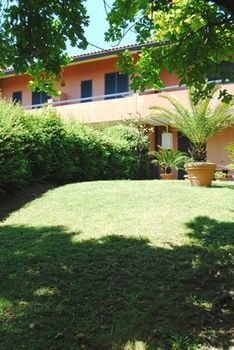 Aparthotel Residenze Al Colle Dei Pini