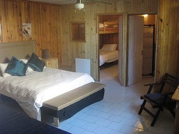 Hostal Dolphin View Guesthouse