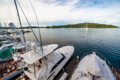 Hotel Banana Bay Marina