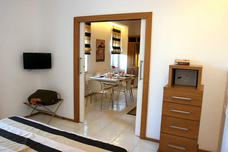 Hotel Rota Suites