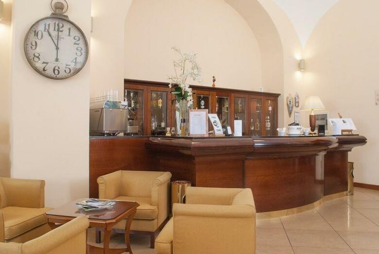 Le Chemin�e Business Hotel