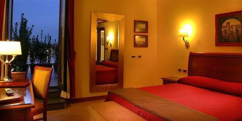 Le Chemin�e Business Hotel