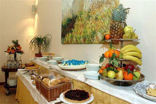 Le Chemin�e Business Hotel