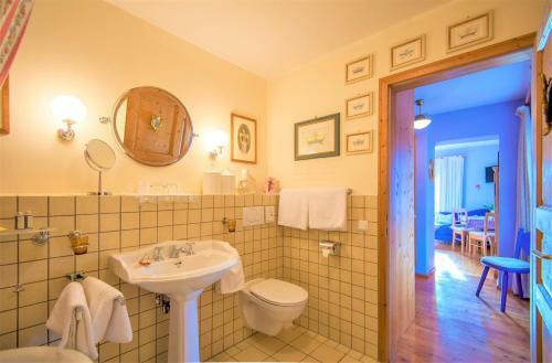 Hostal Alpengruss Apartment - Zimmer