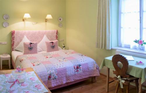 Hostal Alpengruss Apartment - Zimmer