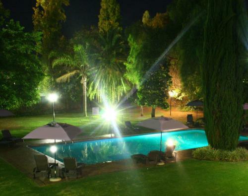 Oudtshoorn Inn Hotel