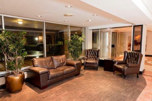 Oudtshoorn Inn Hotel
