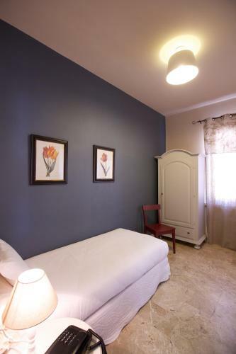 Broletto, L'hotel E La Residenza
