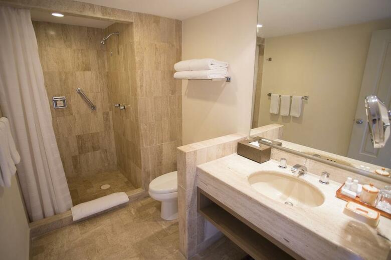 Hotel Velas Vallarta Suite Resort