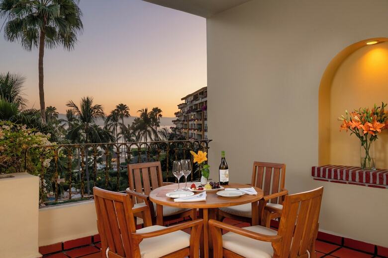 Hotel Velas Vallarta Suite Resort